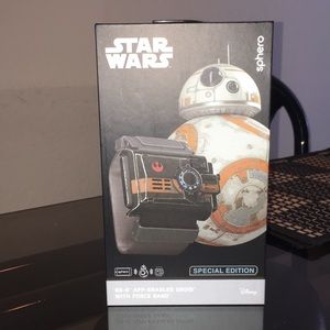 Special Edition. BB-8 droid with force band